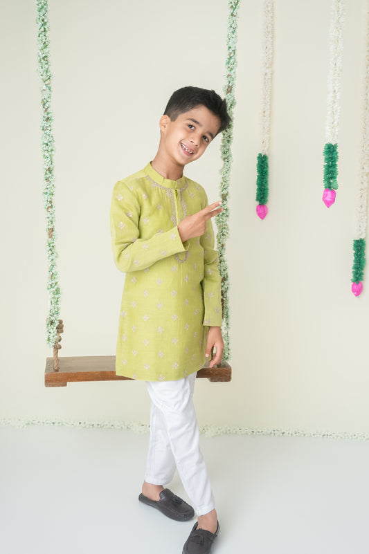 Green Mul Chanderi Kurta Set with Lace Neck Detail