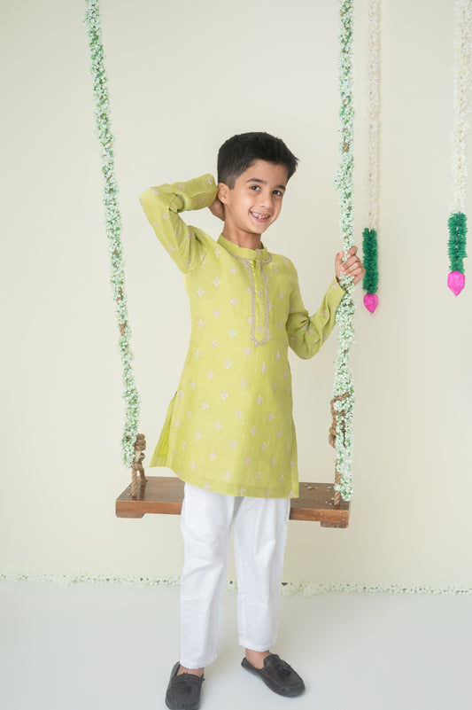 Green Mul Chanderi Kurta Set with Lace Neck Detail