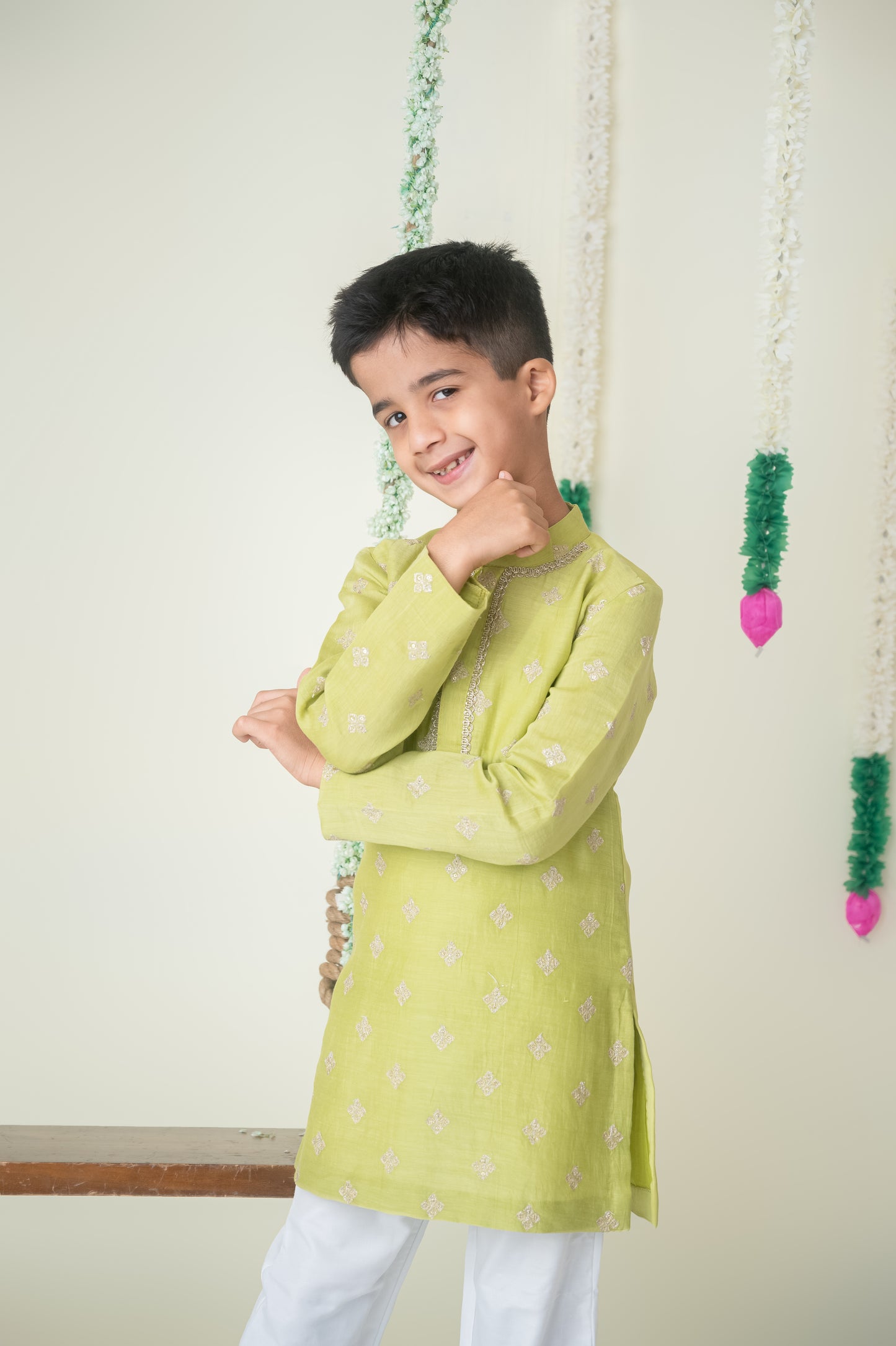 Green Mul Chanderi Kurta Set with Lace Neck Detail